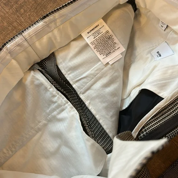 Burberry pants NWT SIZE 48 US